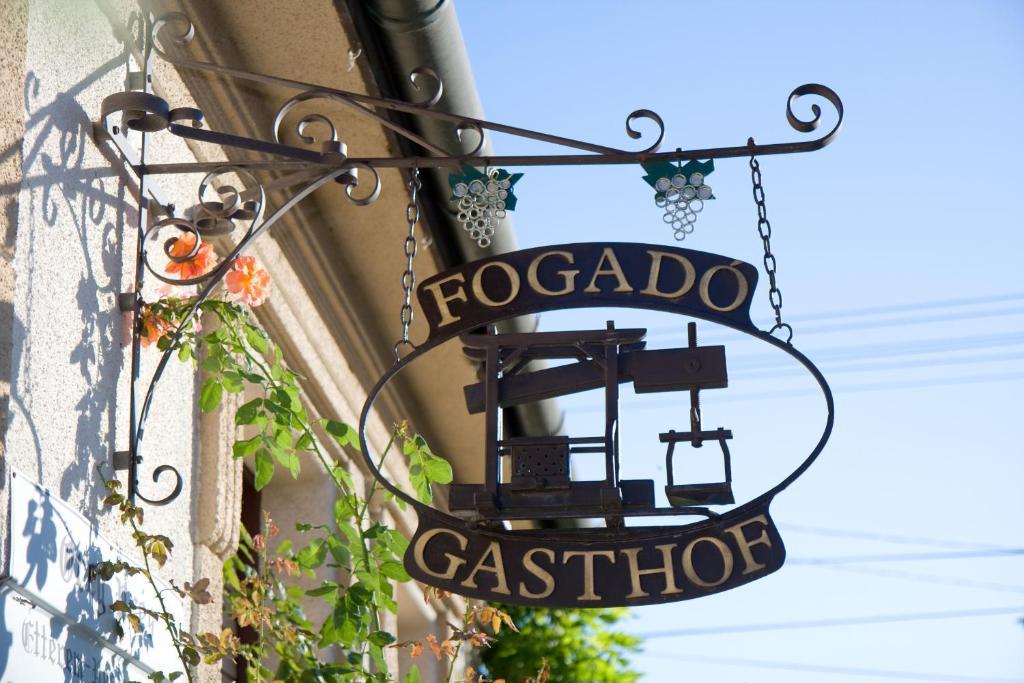 Fogado Az Oreg Preshez Hotel Mór Exterior foto